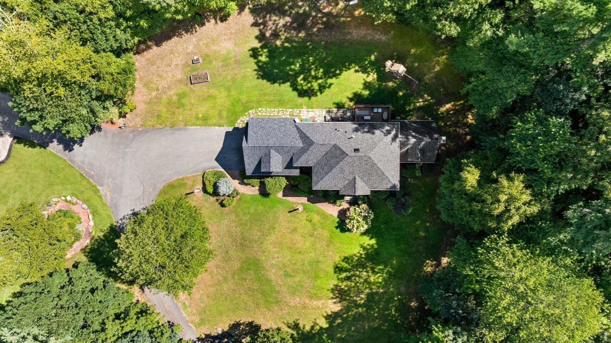 101 Schoolhouse Ln