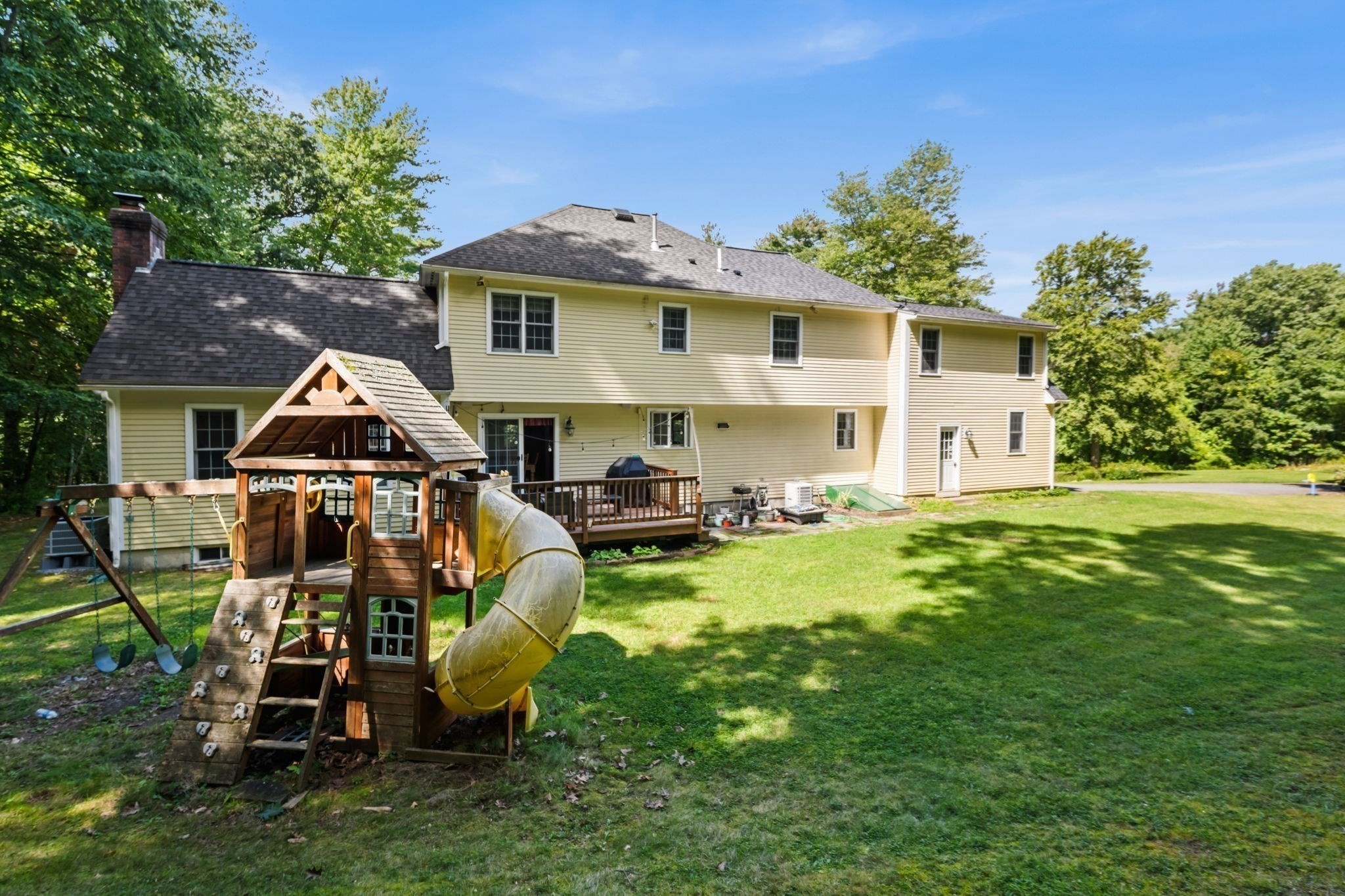 101 Schoolhouse Ln