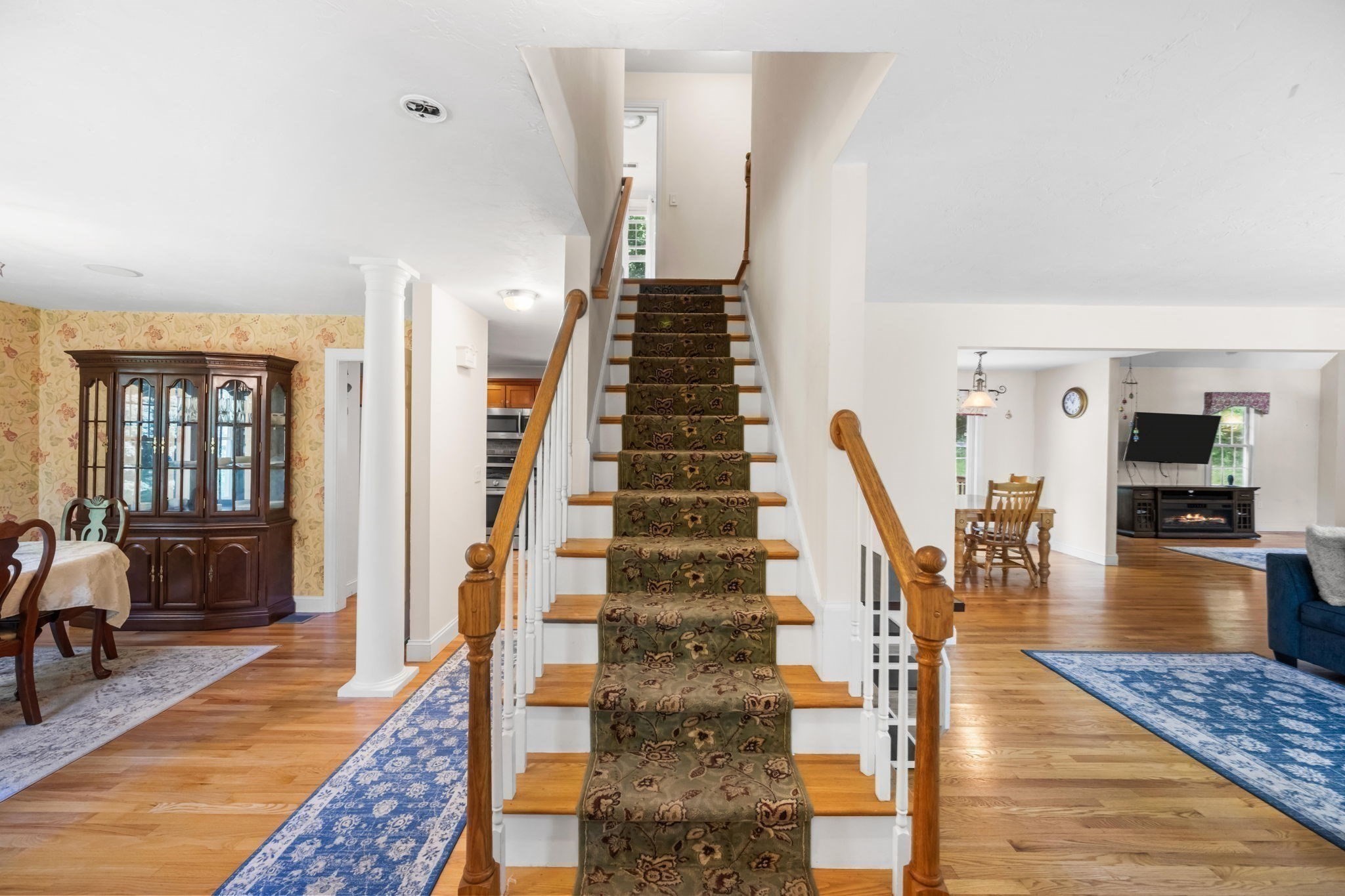 101 Schoolhouse Ln
