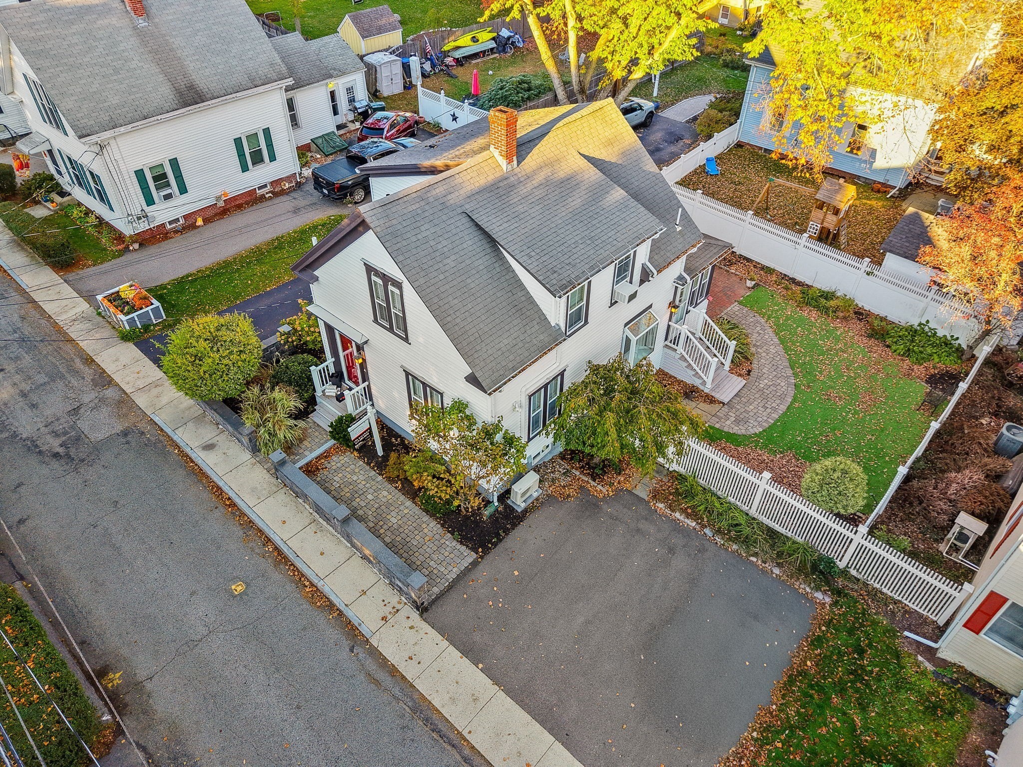 14 Maple Street