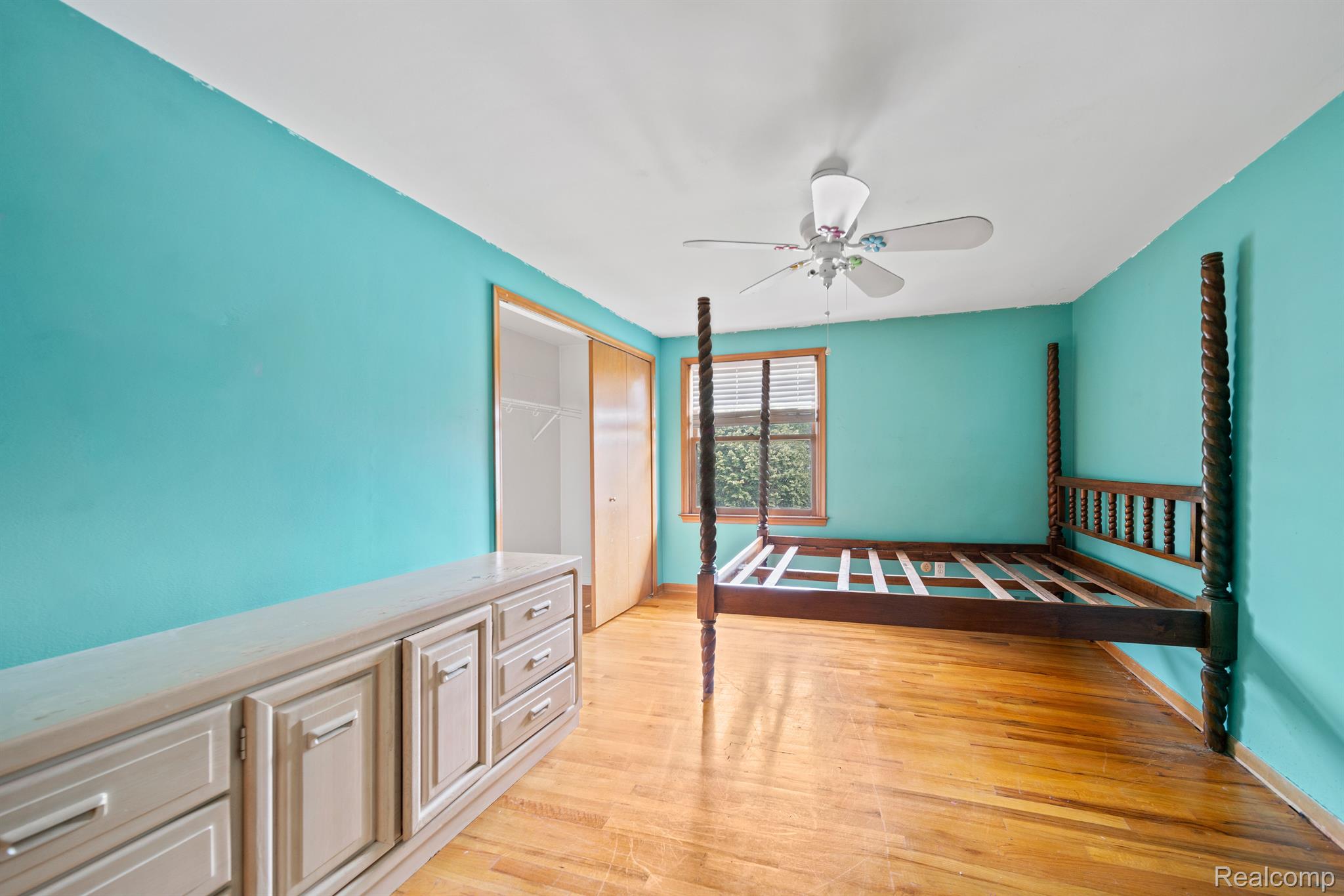 855 AVON Court
