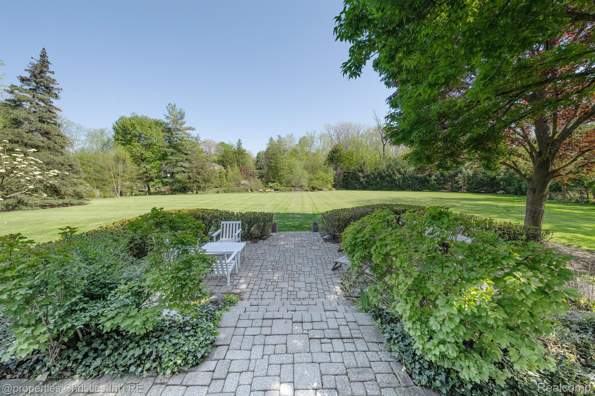 116 ENDICOTT Road
