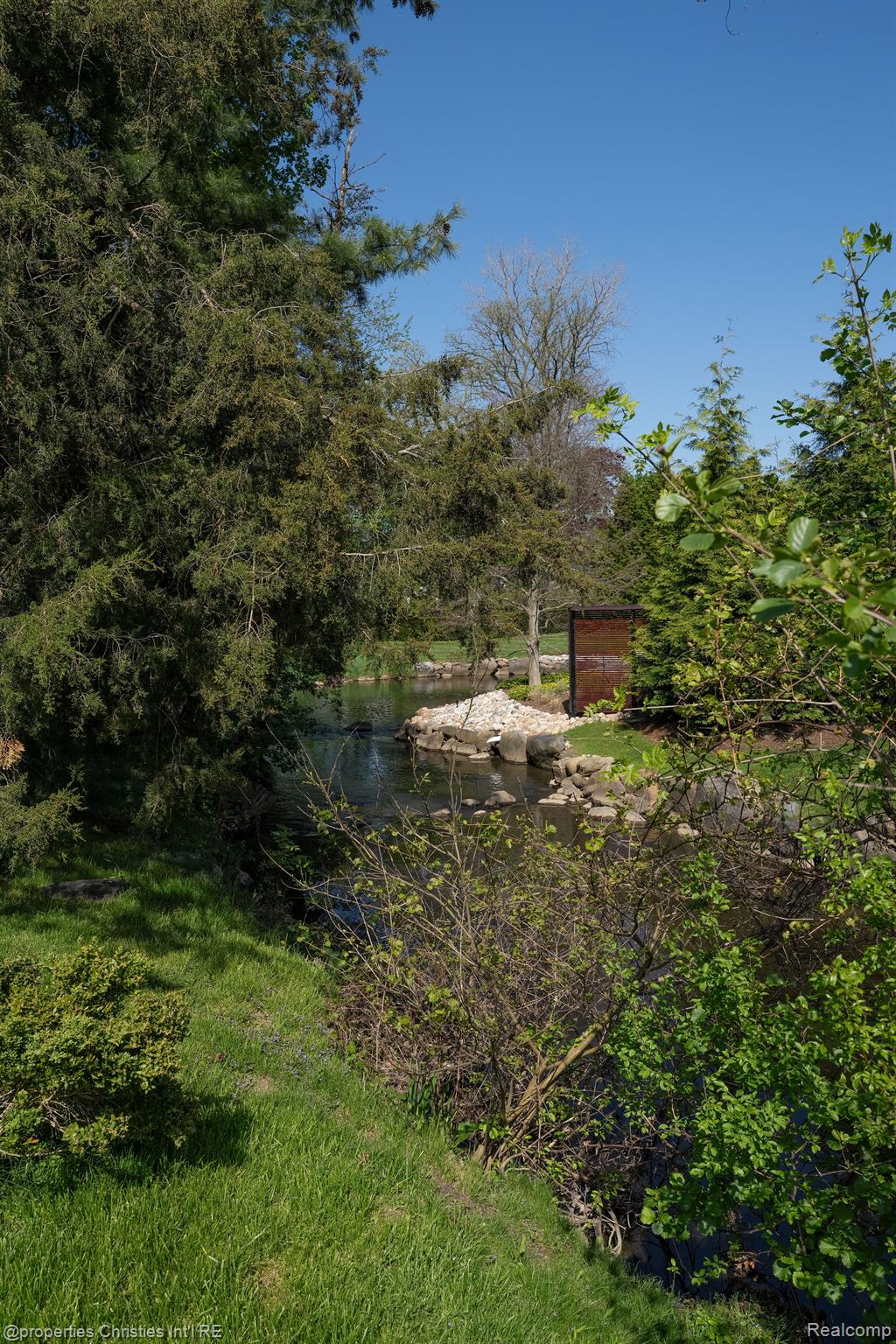 116 ENDICOTT Road