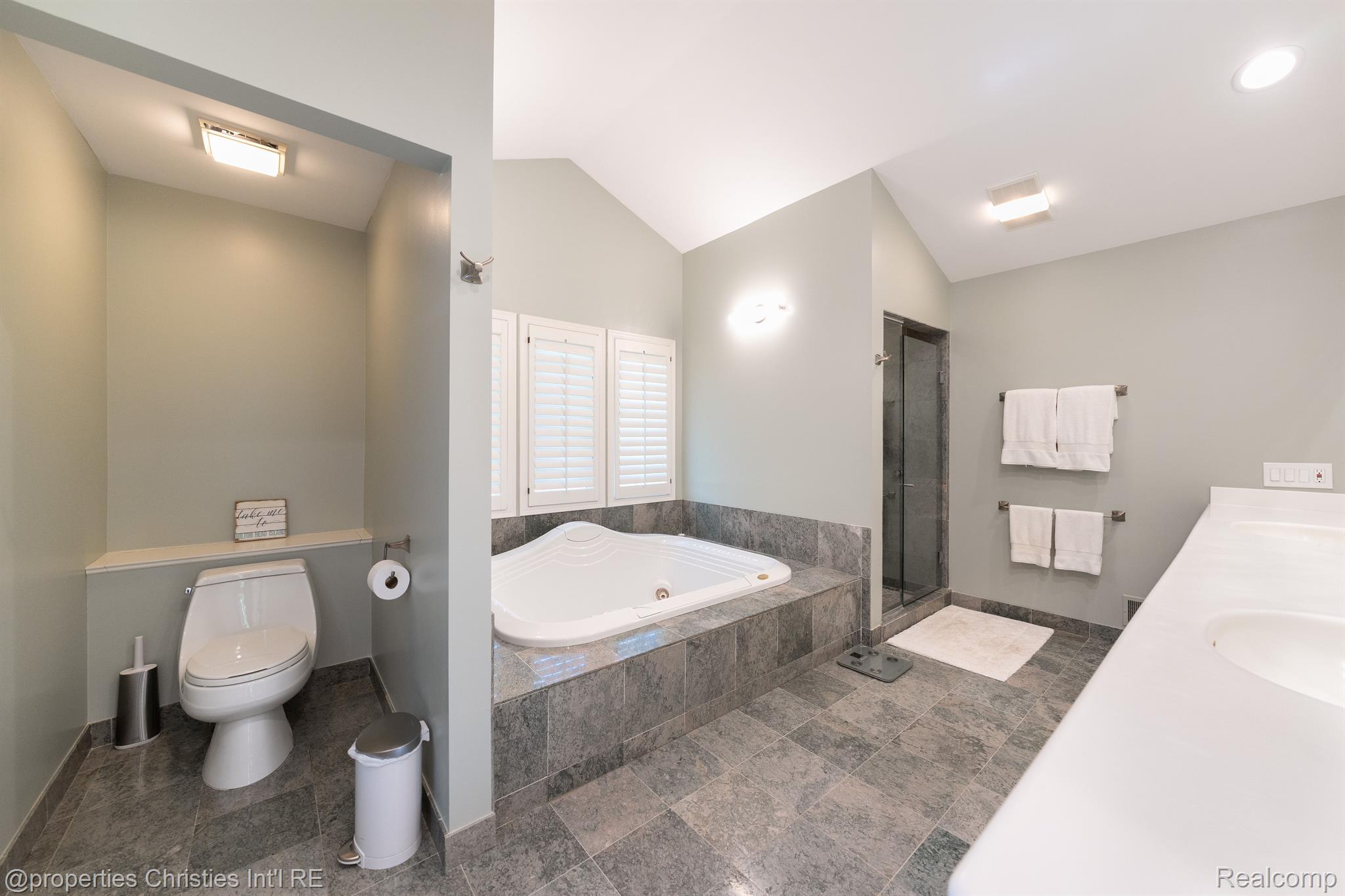 116 ENDICOTT Road