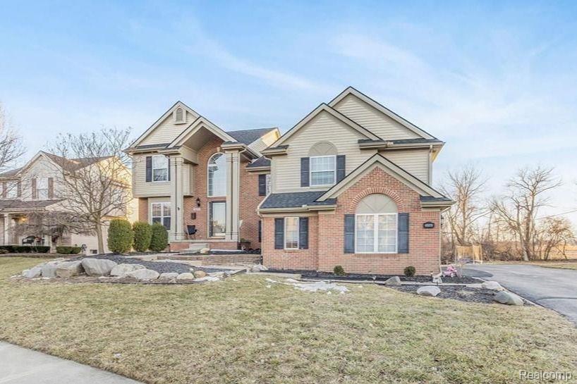 43275 POND BLUFF Drive