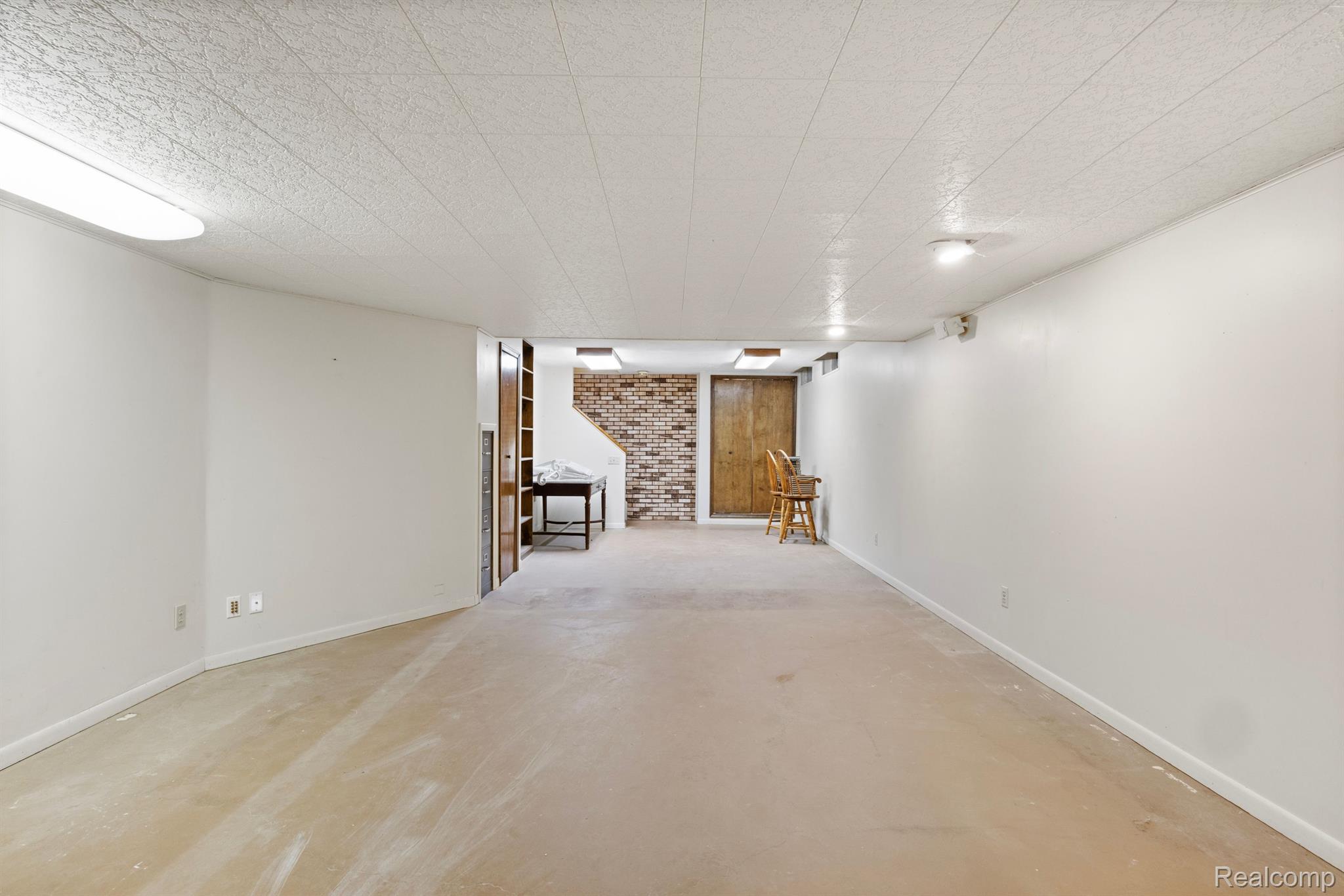24633 DINSER Drive