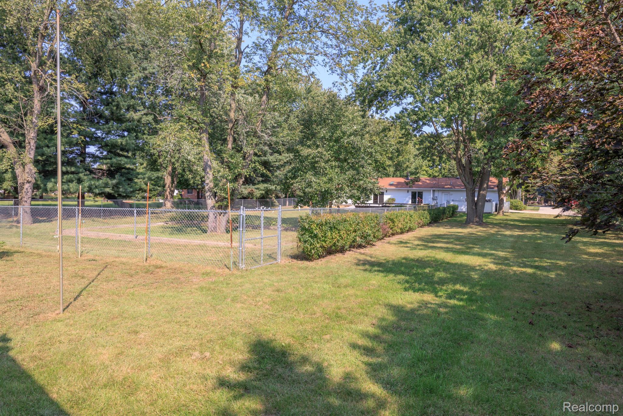 24633 DINSER Drive