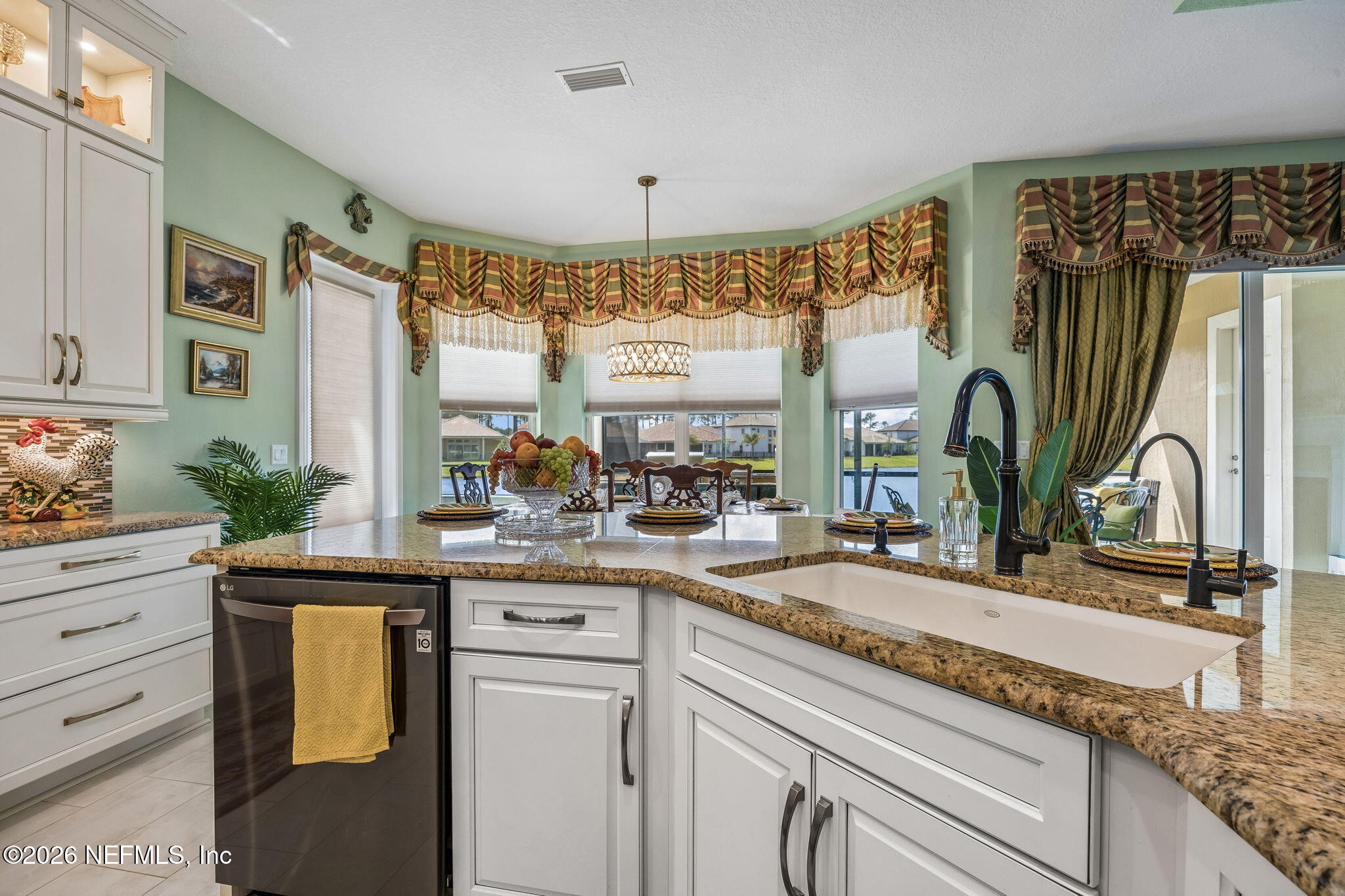 2852 CASSIA Lane