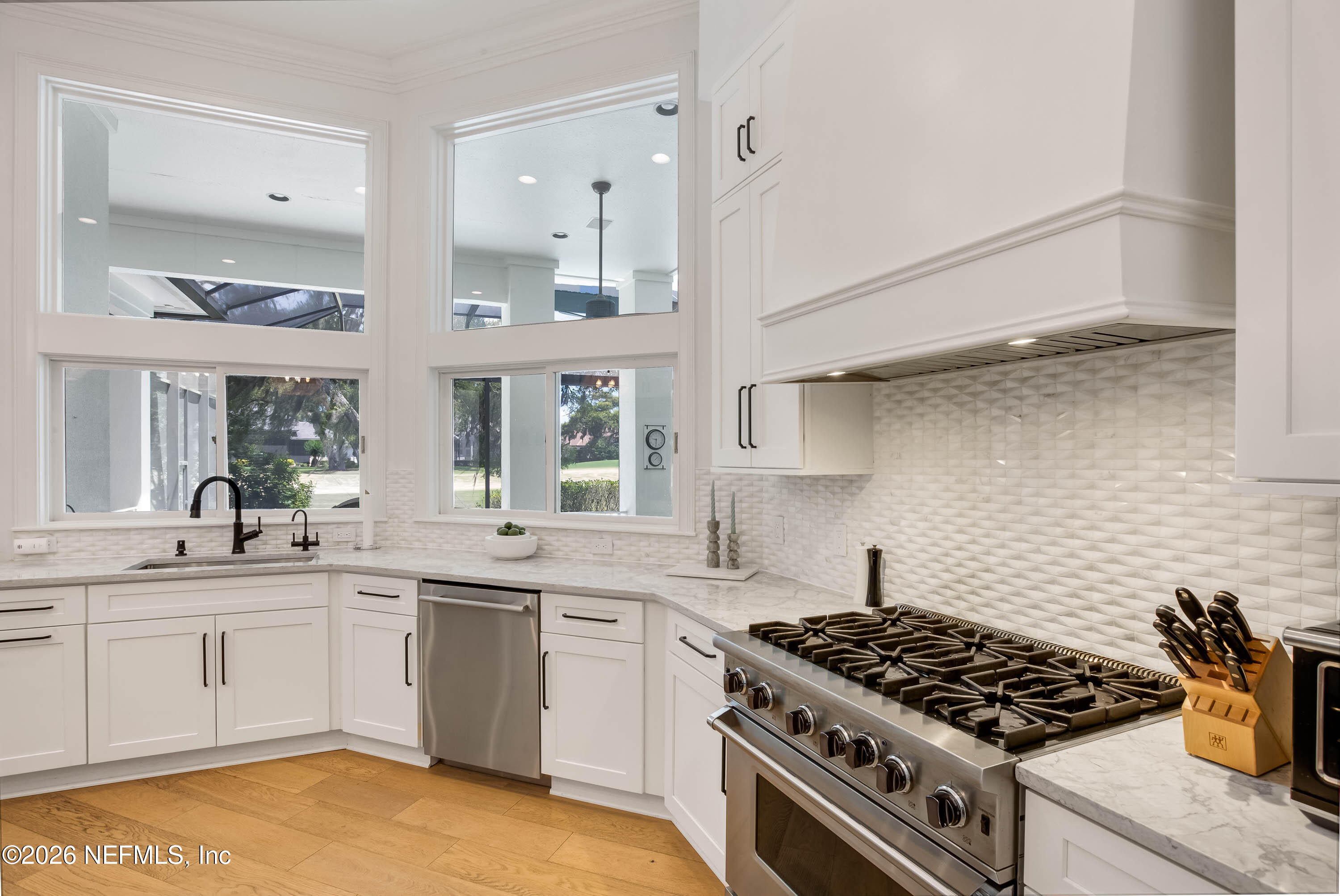 108 PLANTERS ROW W