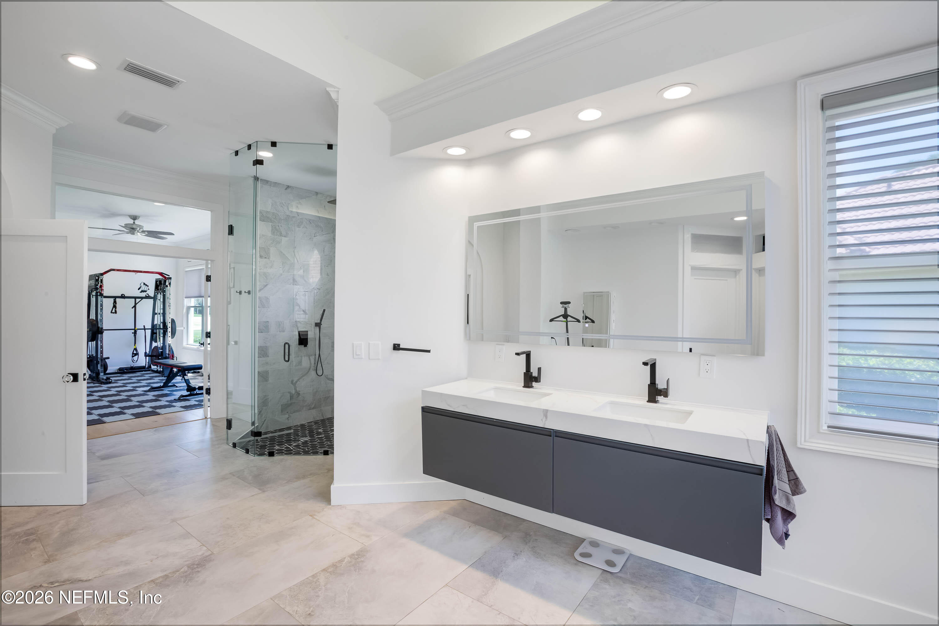 108 PLANTERS ROW W