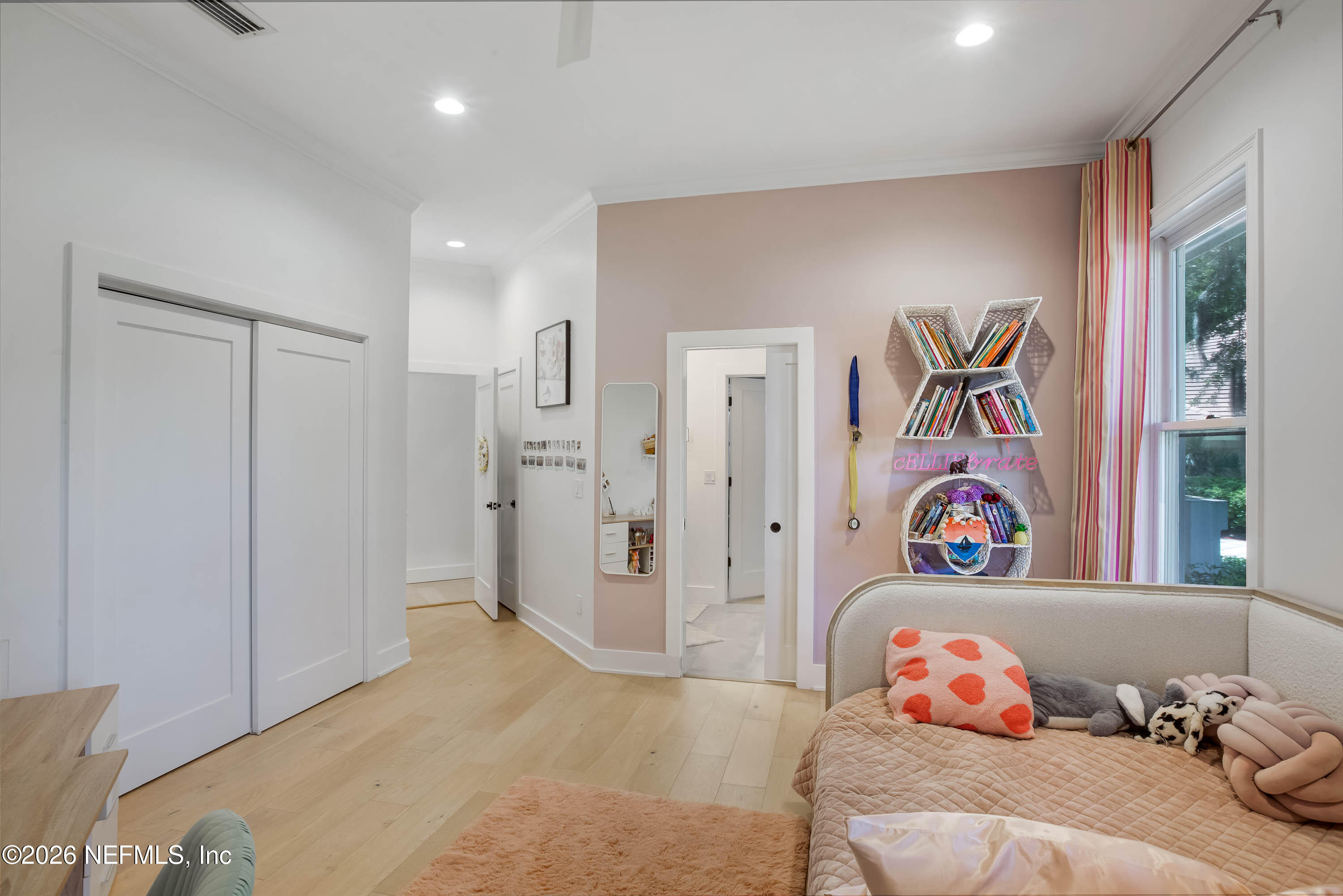 108 PLANTERS ROW W
