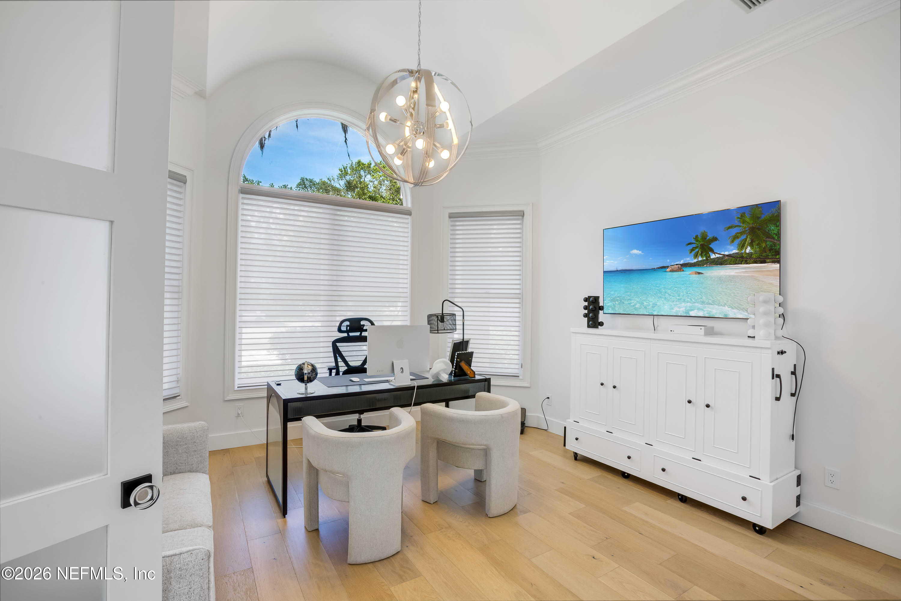 108 PLANTERS ROW W