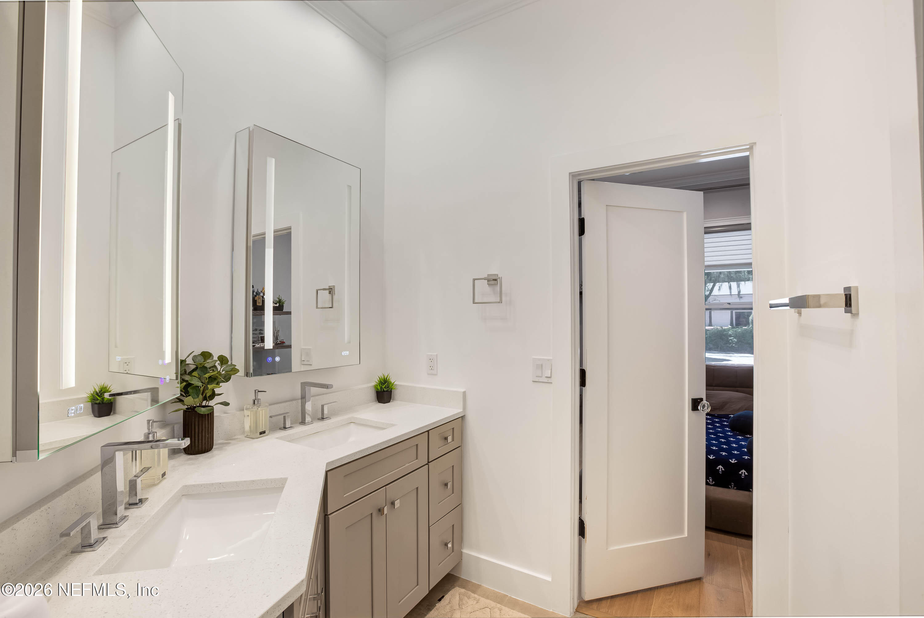 108 PLANTERS ROW W