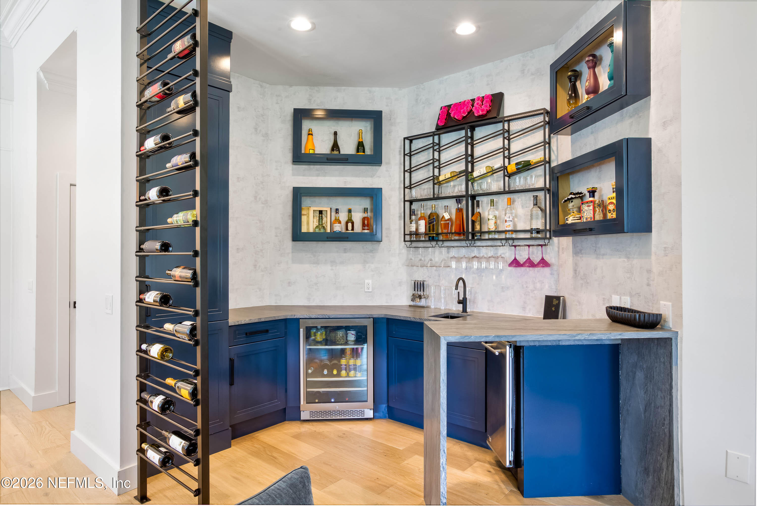 108 PLANTERS ROW W