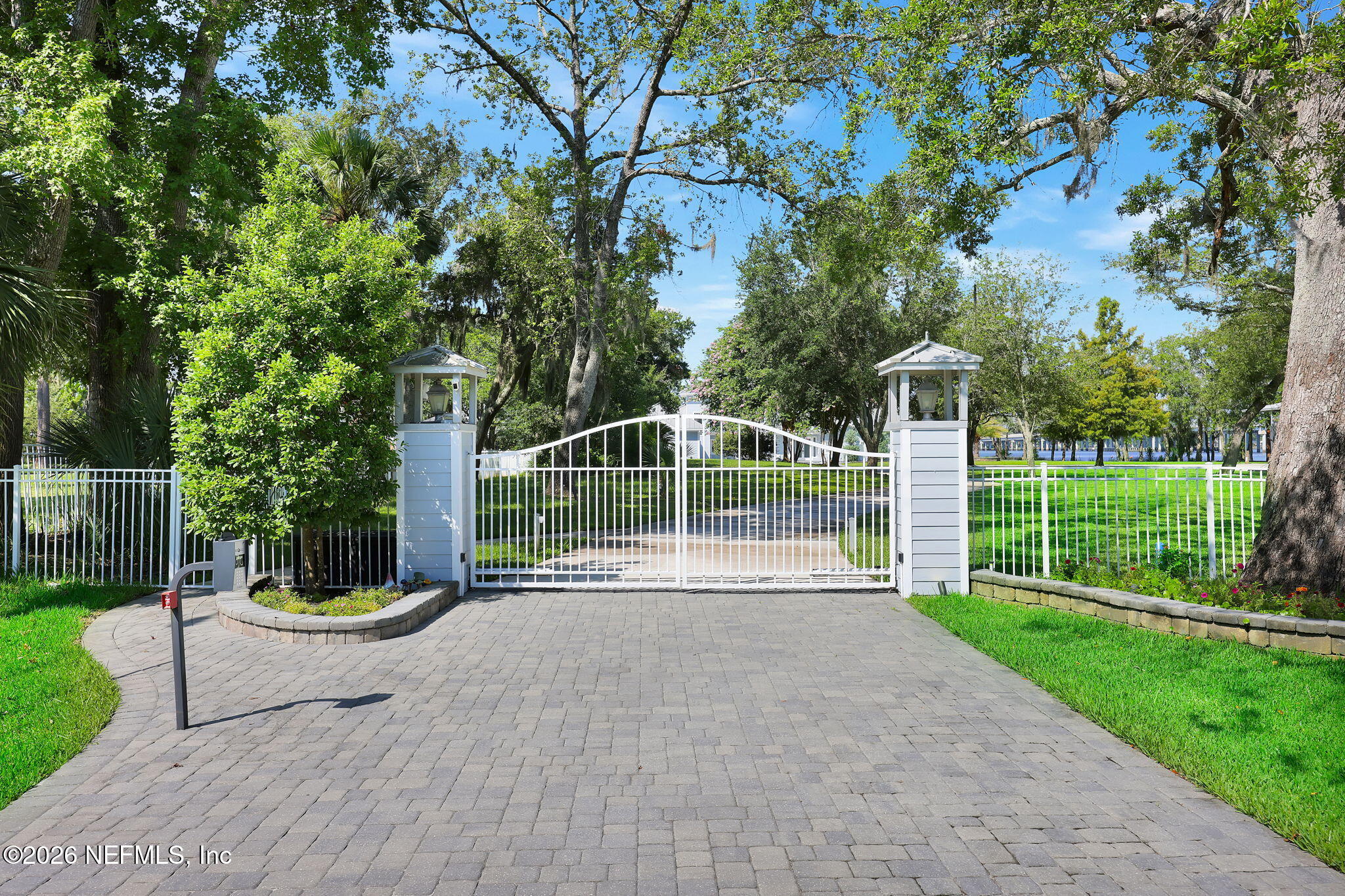 580 BROWARD Road