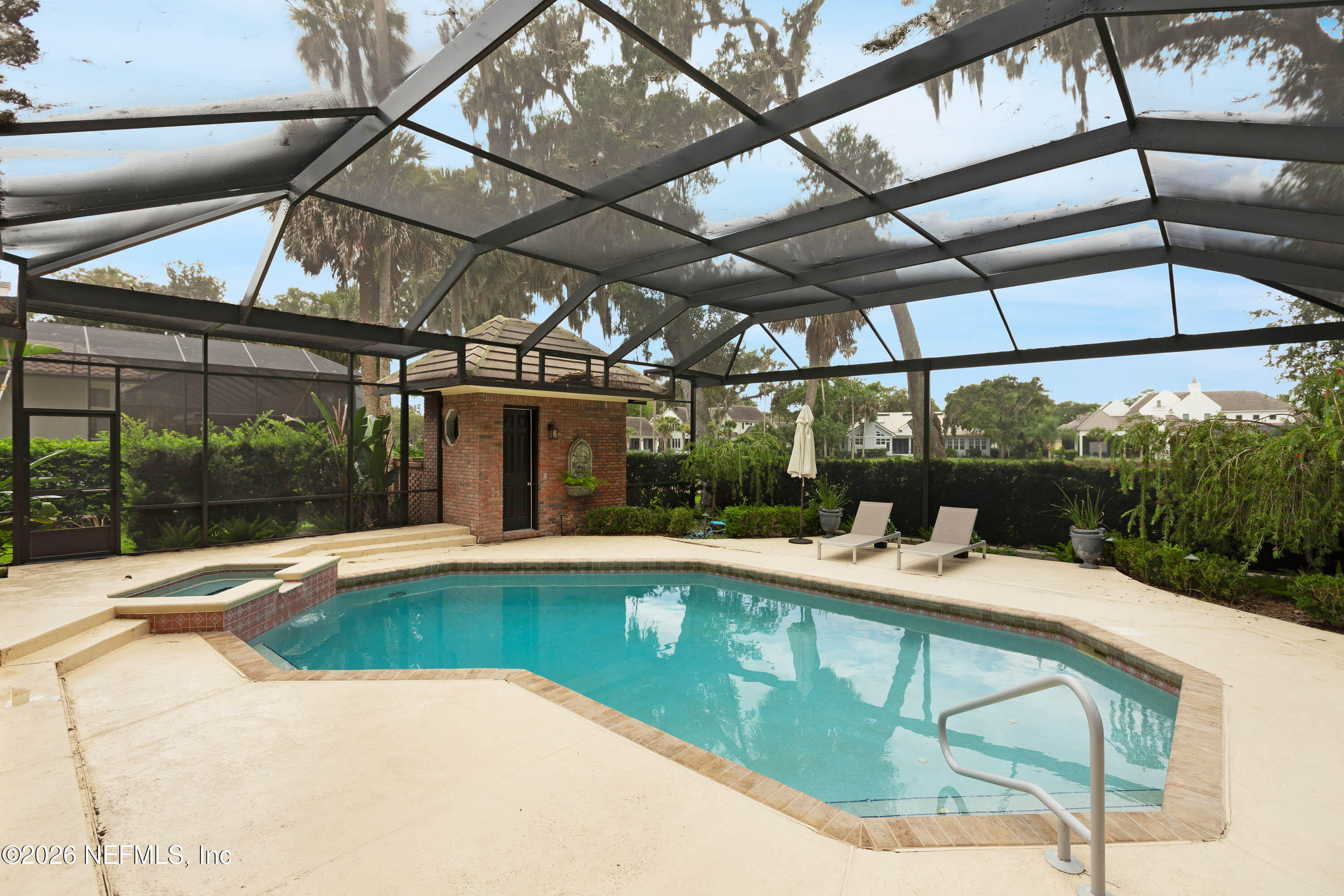 192 TWELVE OAKS Lane