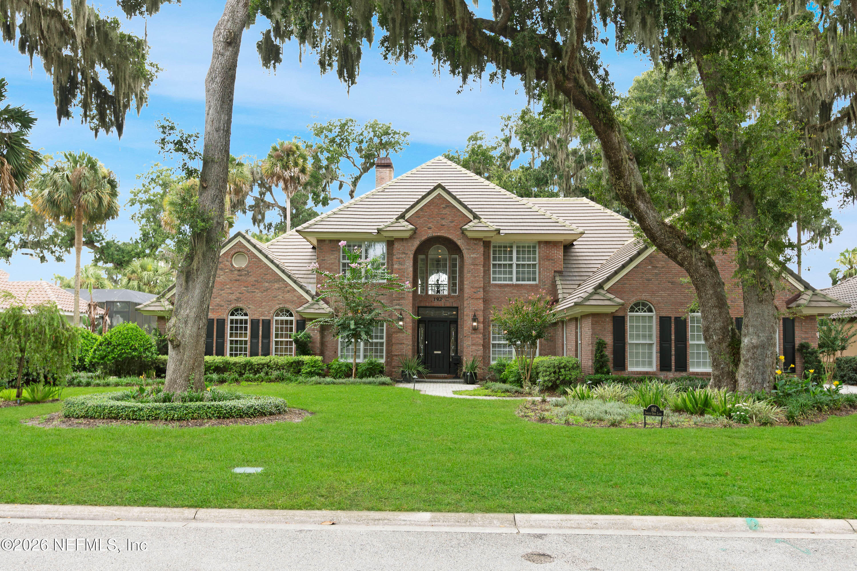 192 TWELVE OAKS Lane