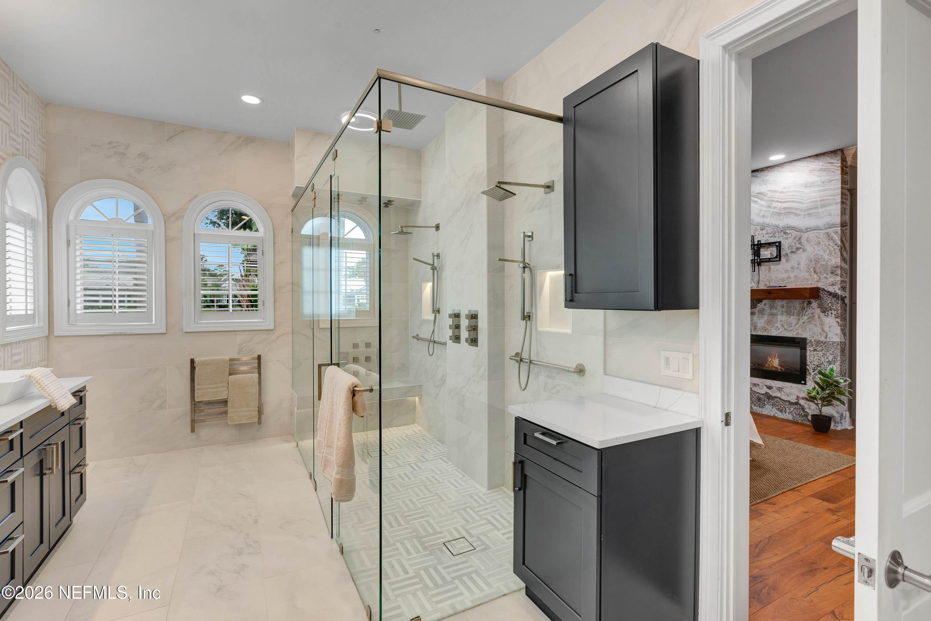 192 TWELVE OAKS Lane