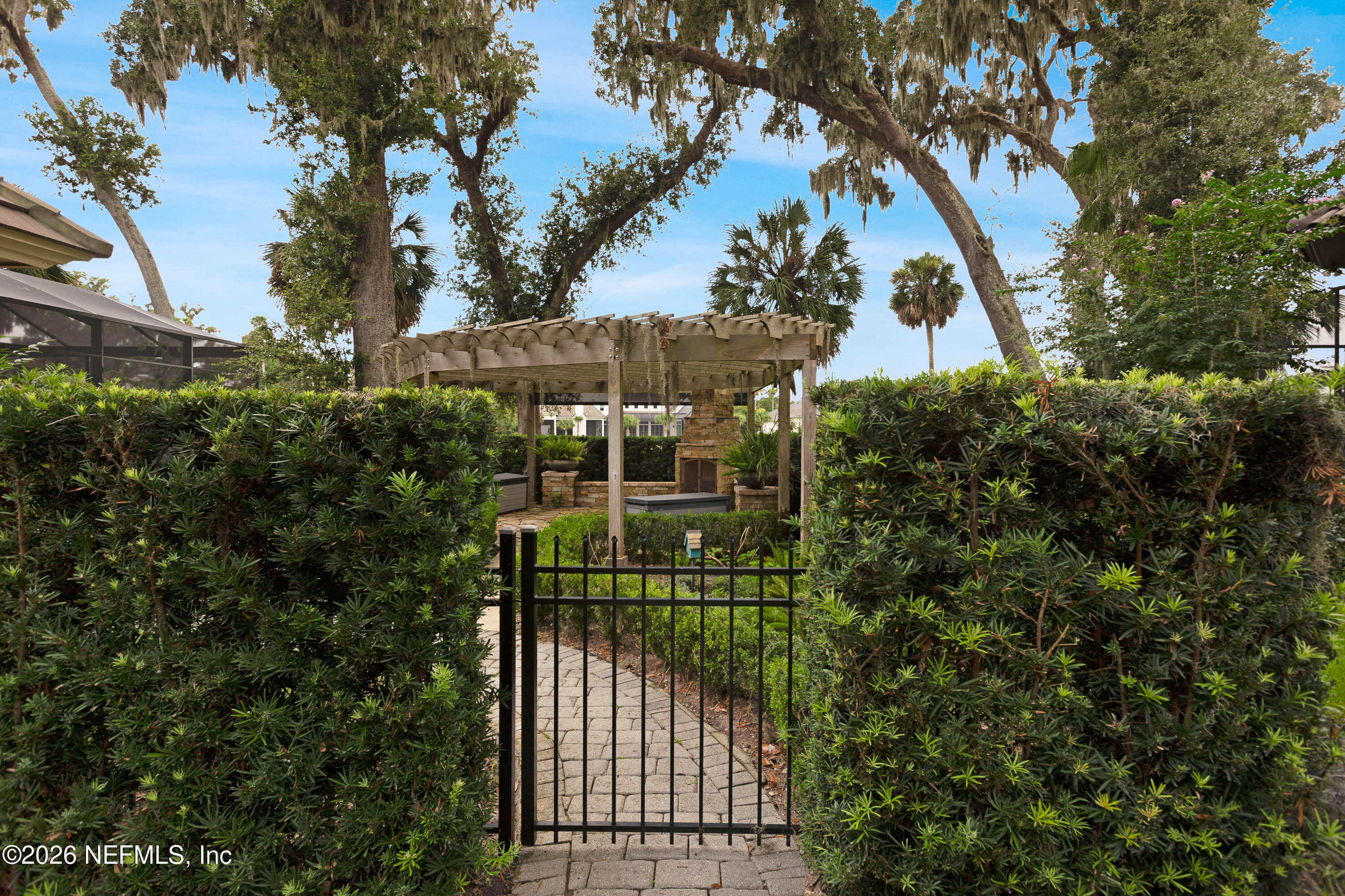 192 TWELVE OAKS Lane