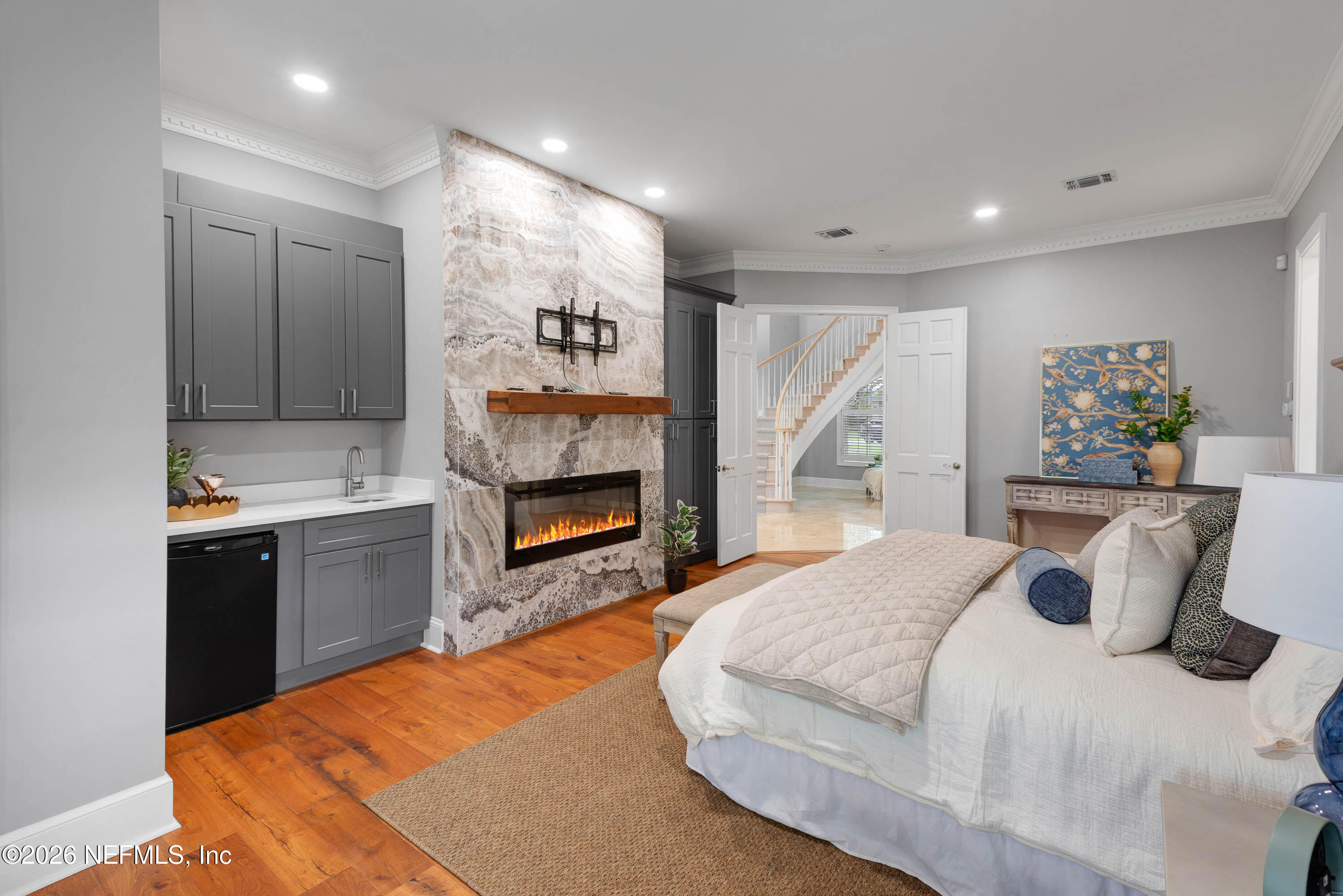 192 TWELVE OAKS Lane