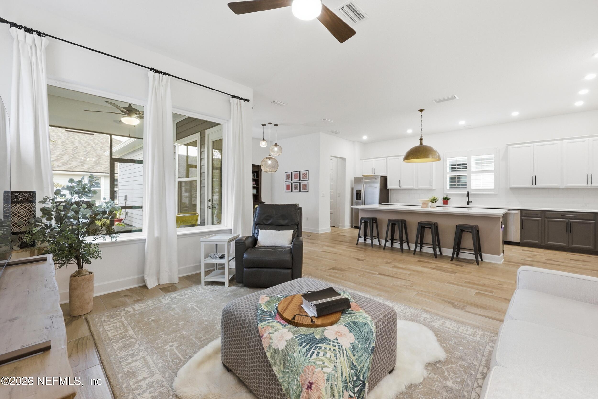 76 PARK CENTER Avenue