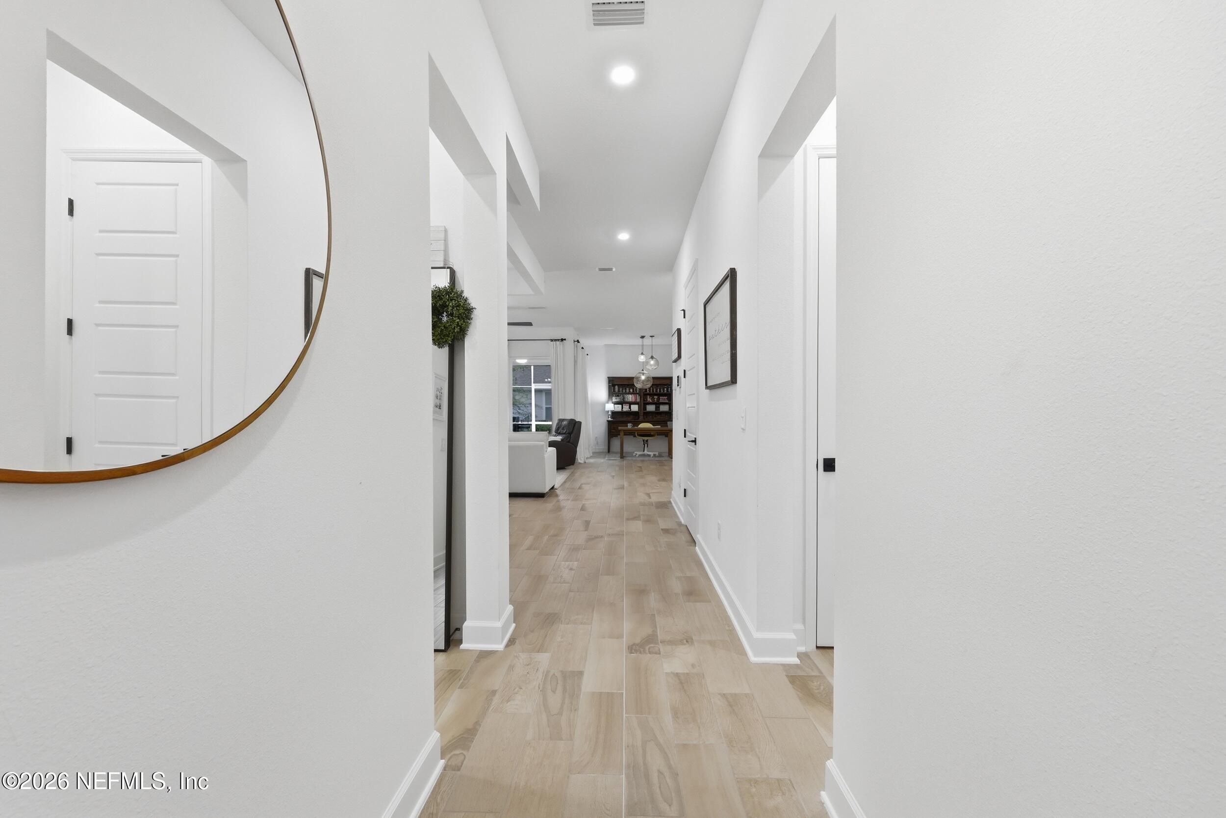 76 PARK CENTER Avenue