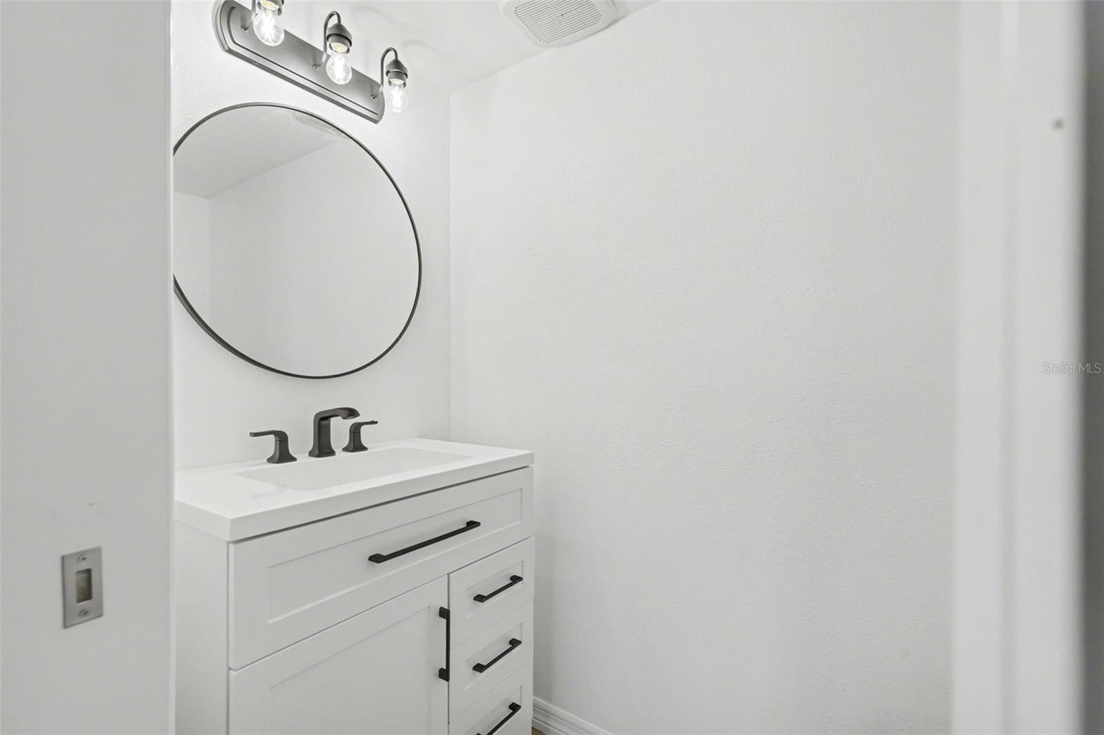 8828 BAY POINTE DR #104