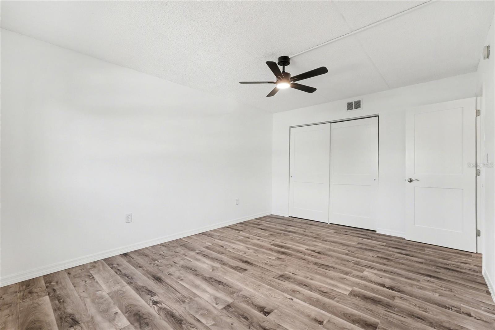 8828 BAY POINTE DR #104