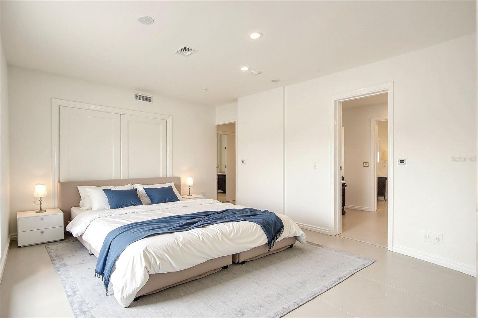 8828 BAY POINTE DR #104