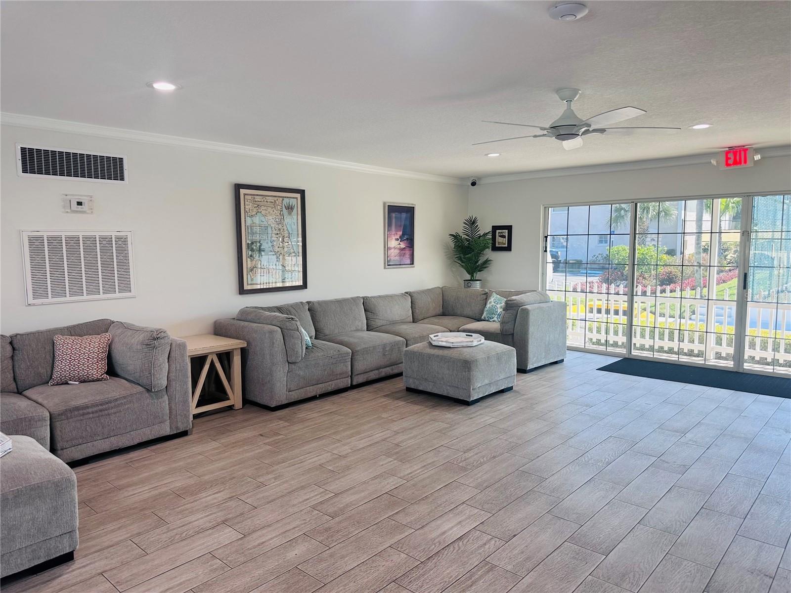 8828 BAY POINTE DR #104