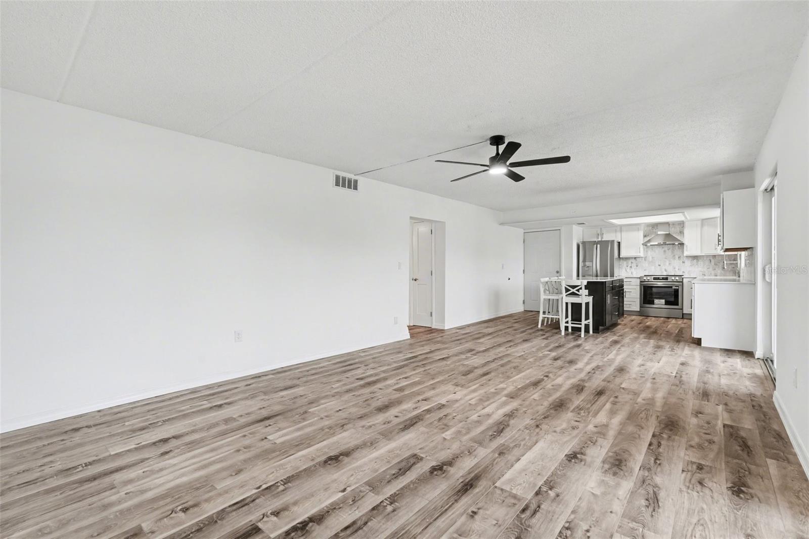 8828 BAY POINTE DR #104