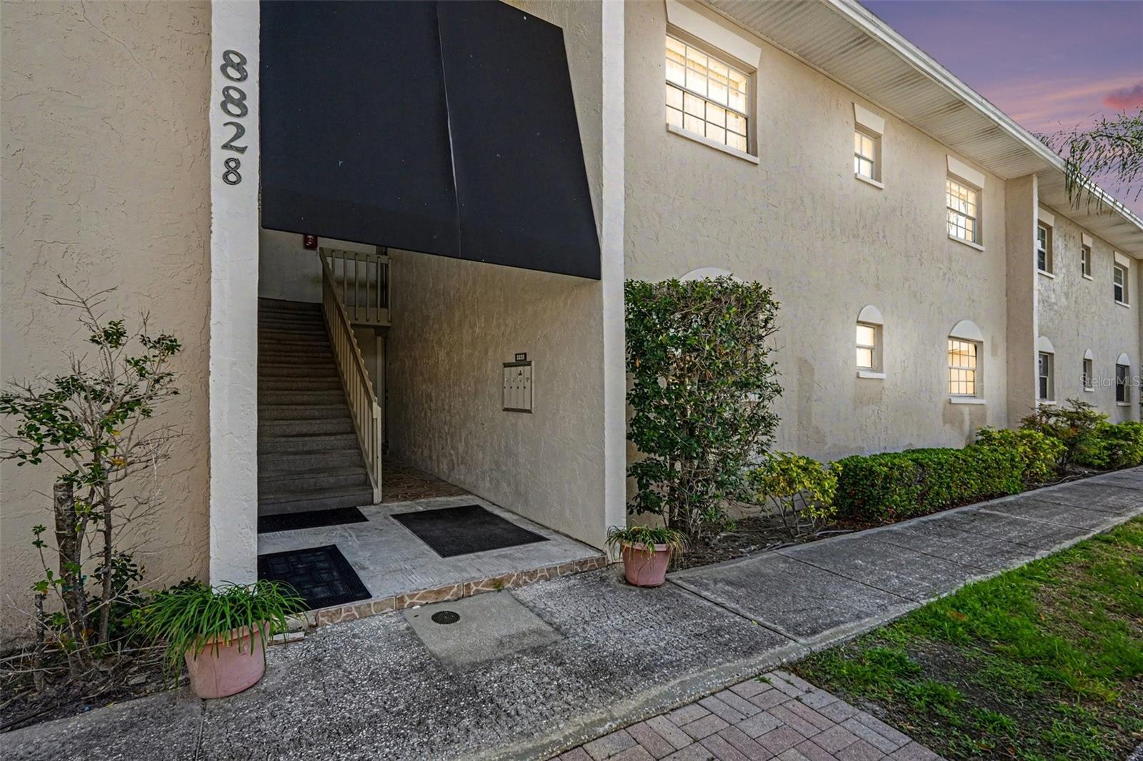 8828 BAY POINTE DR #104