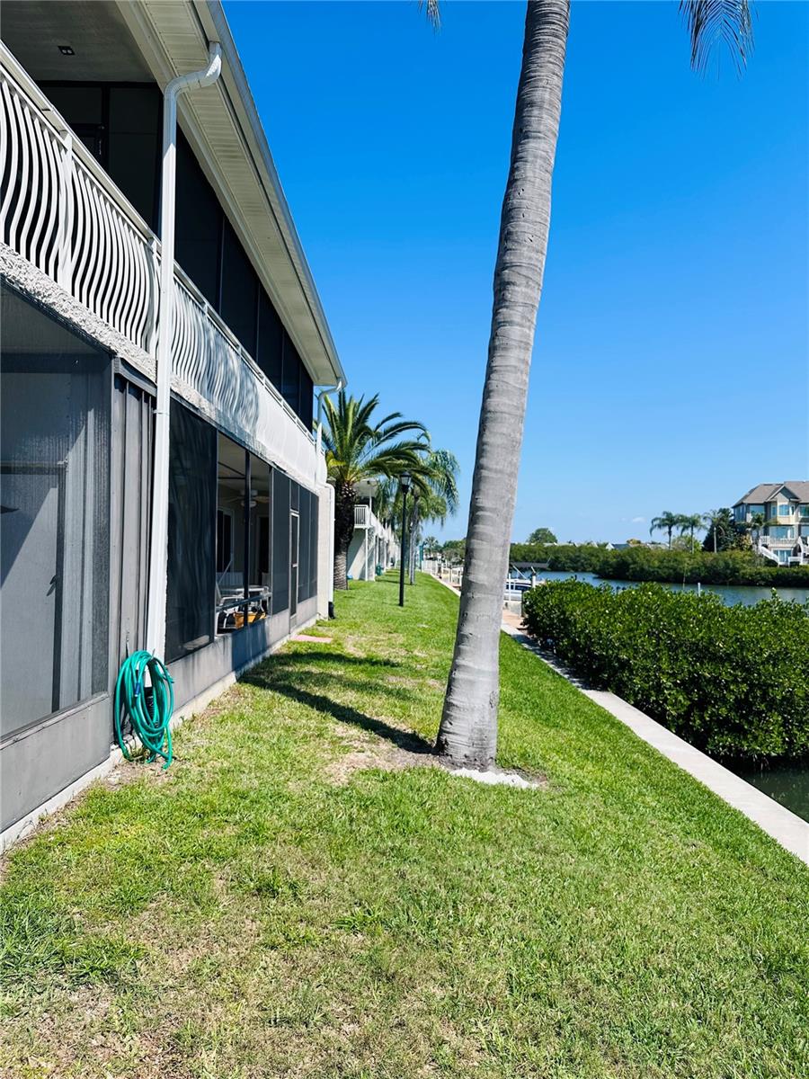 8828 BAY POINTE DR #104