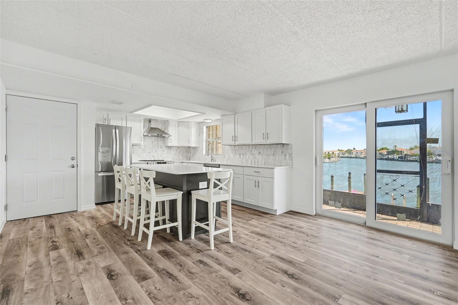 8828 BAY POINTE DR #104