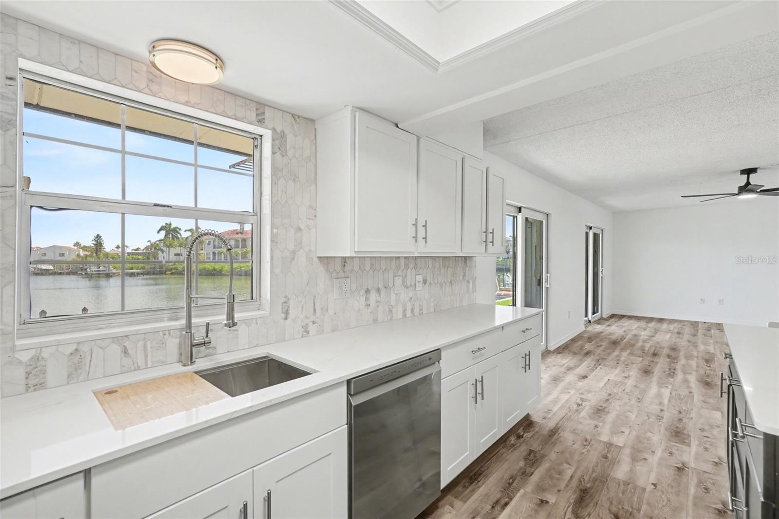 8828 BAY POINTE DR #104