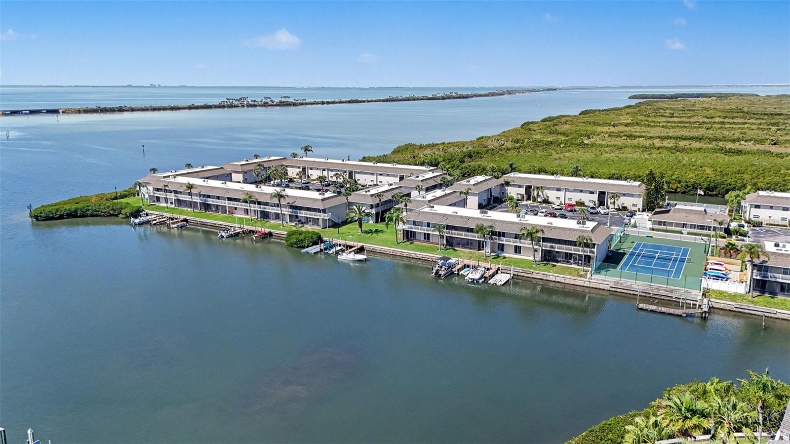 8828 BAY POINTE DR #104