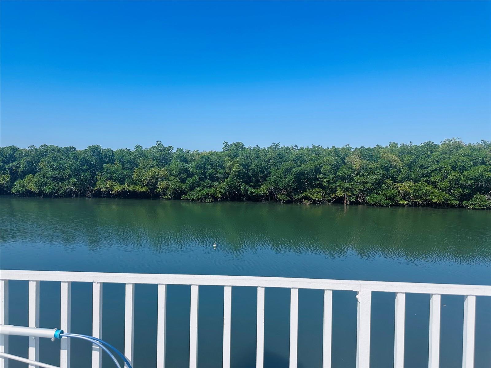 8828 BAY POINTE DR #104