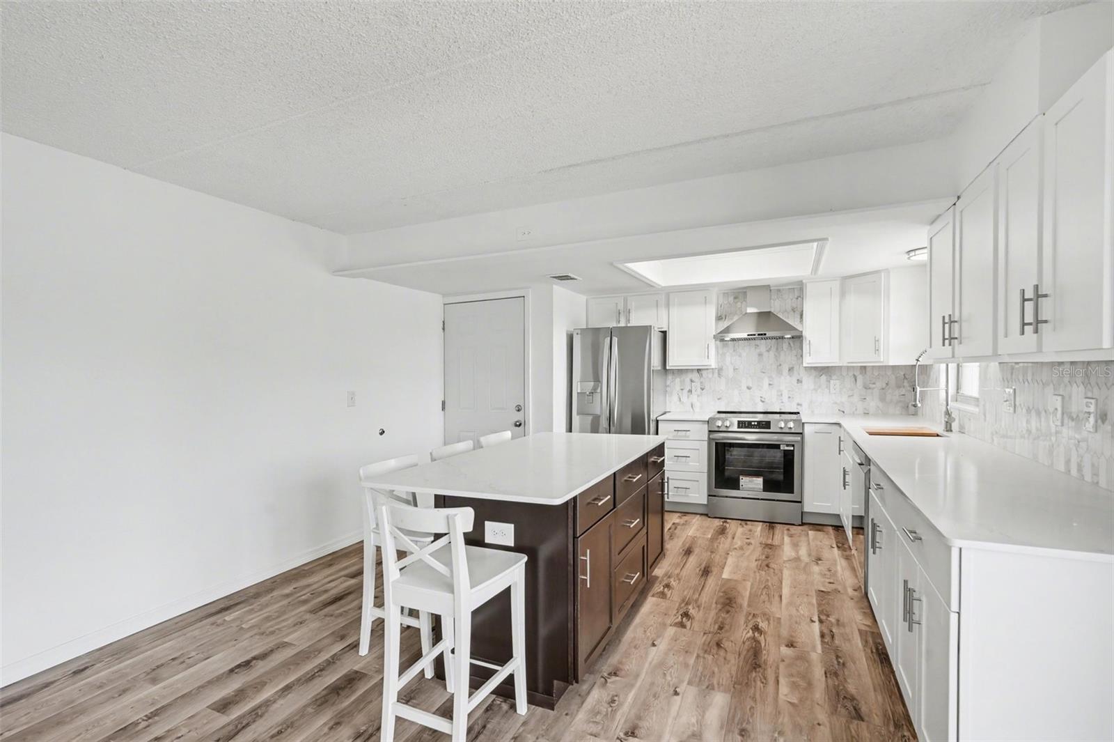 8828 BAY POINTE DR #104