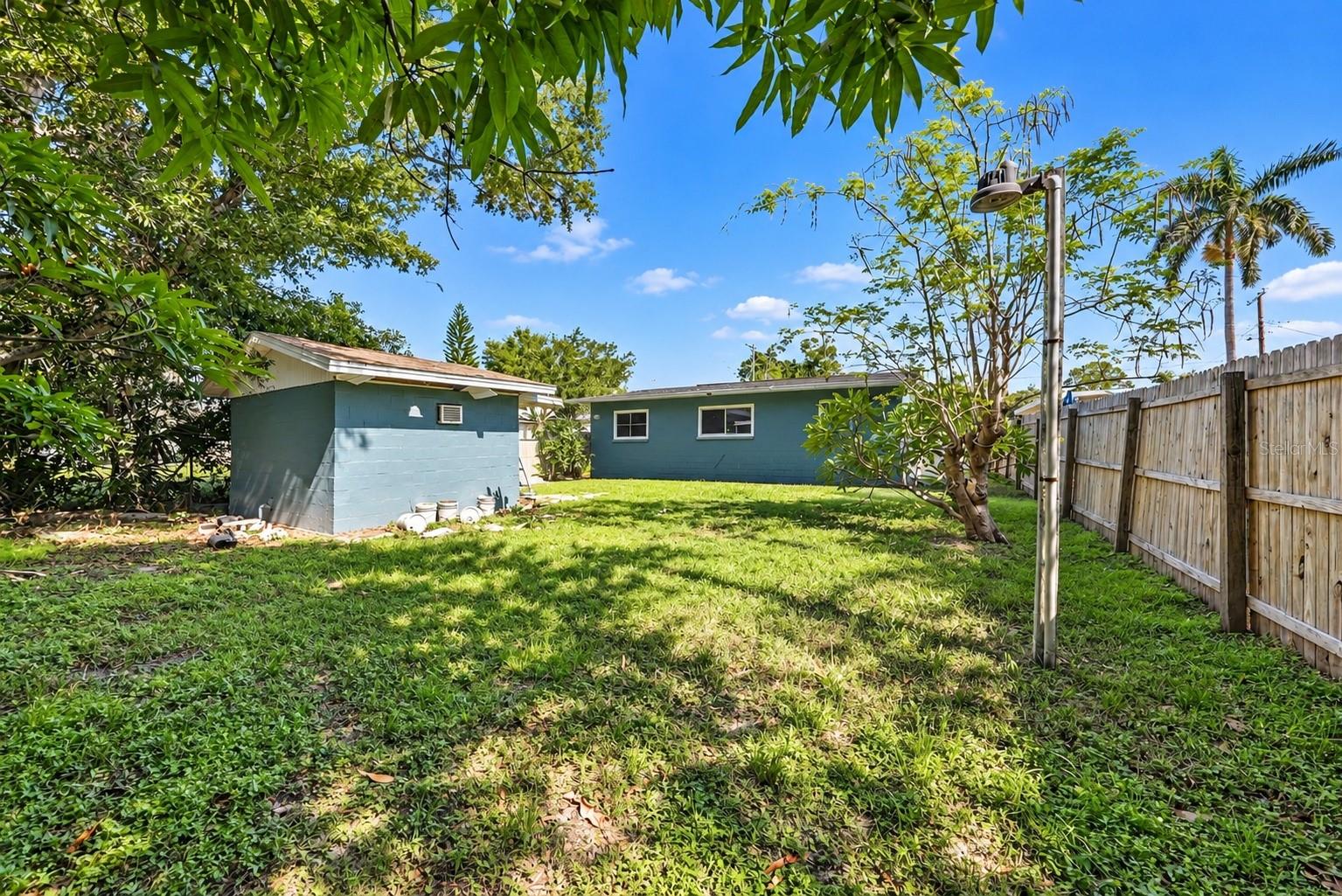 4516 W PAXTON AVE