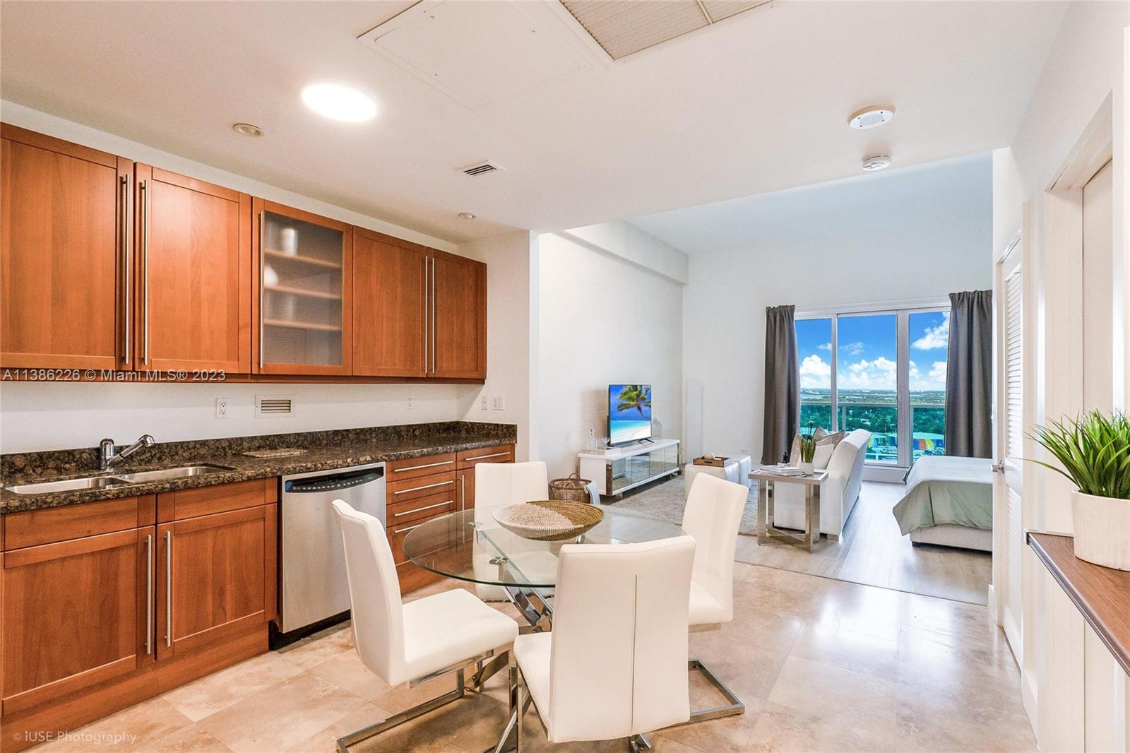 2301 Collins Ave # 1630
