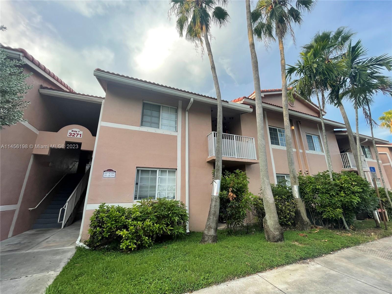 3271 Sabal Palm Mnr # 104