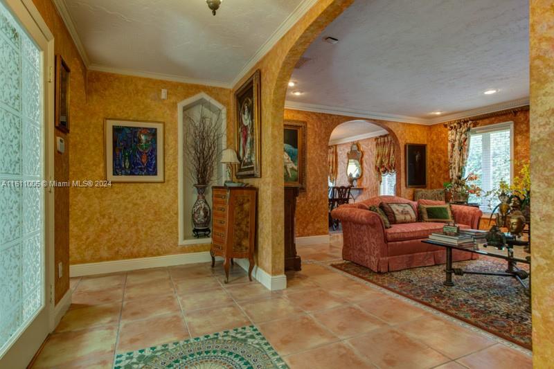 1320 S Alhambra Cir