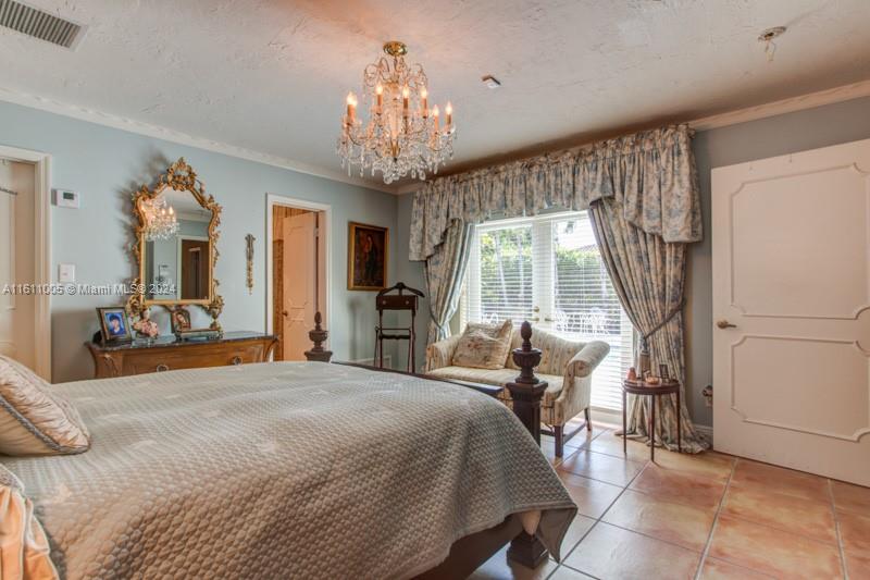 1320 S Alhambra Cir