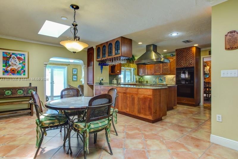 1320 S Alhambra Cir