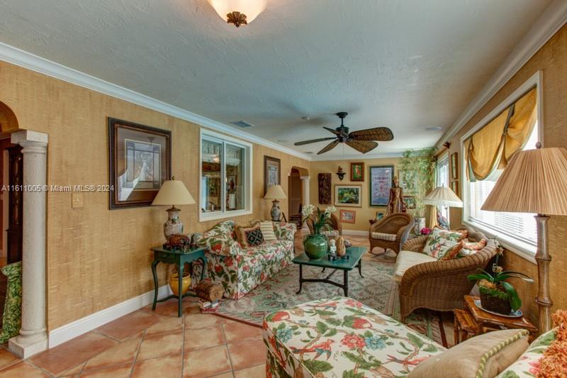 1320 S Alhambra Cir