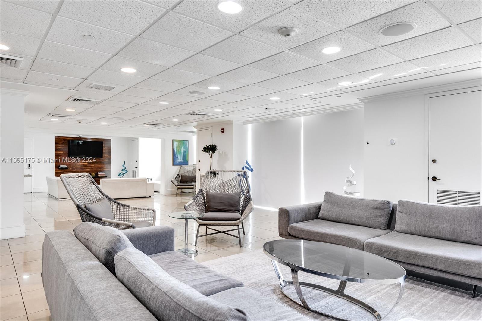 650 West Ave # 2710