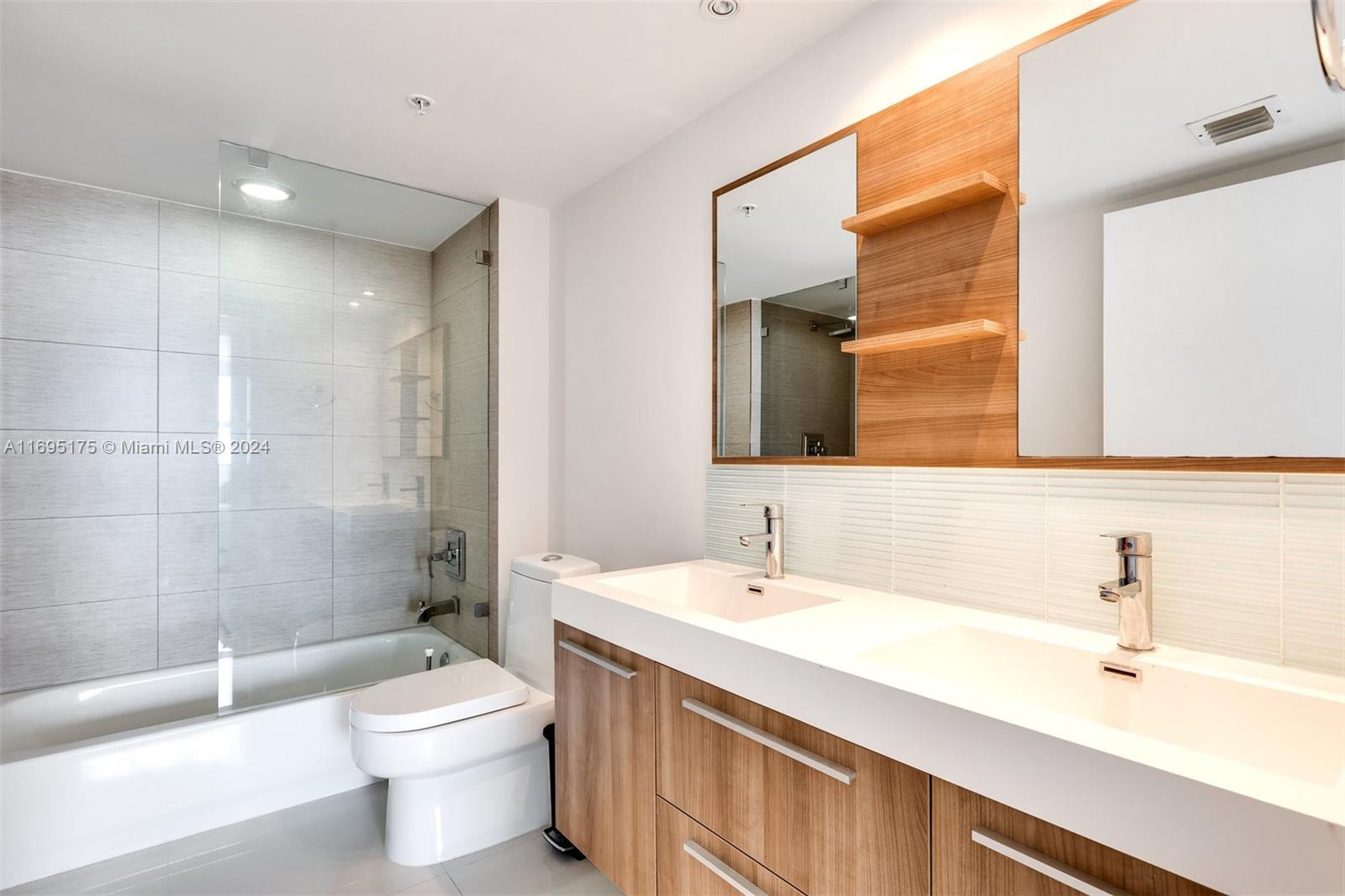 650 West Ave # 2710