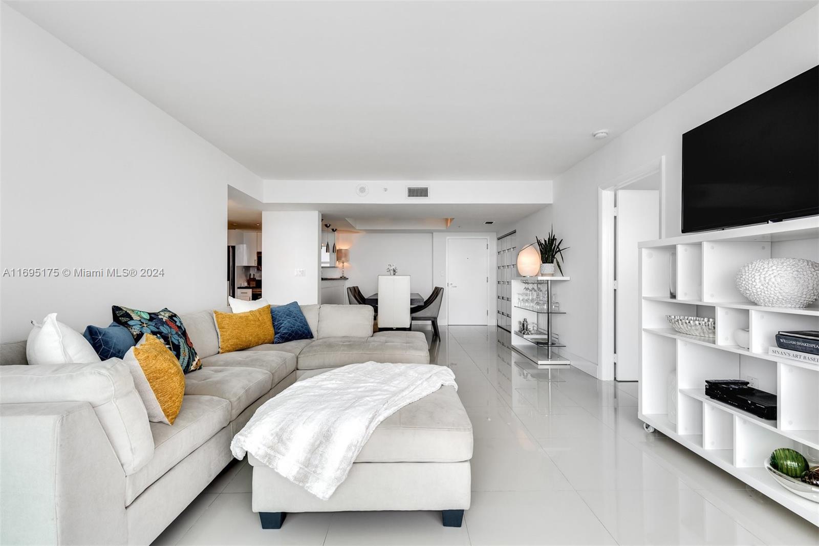 650 West Ave # 2710