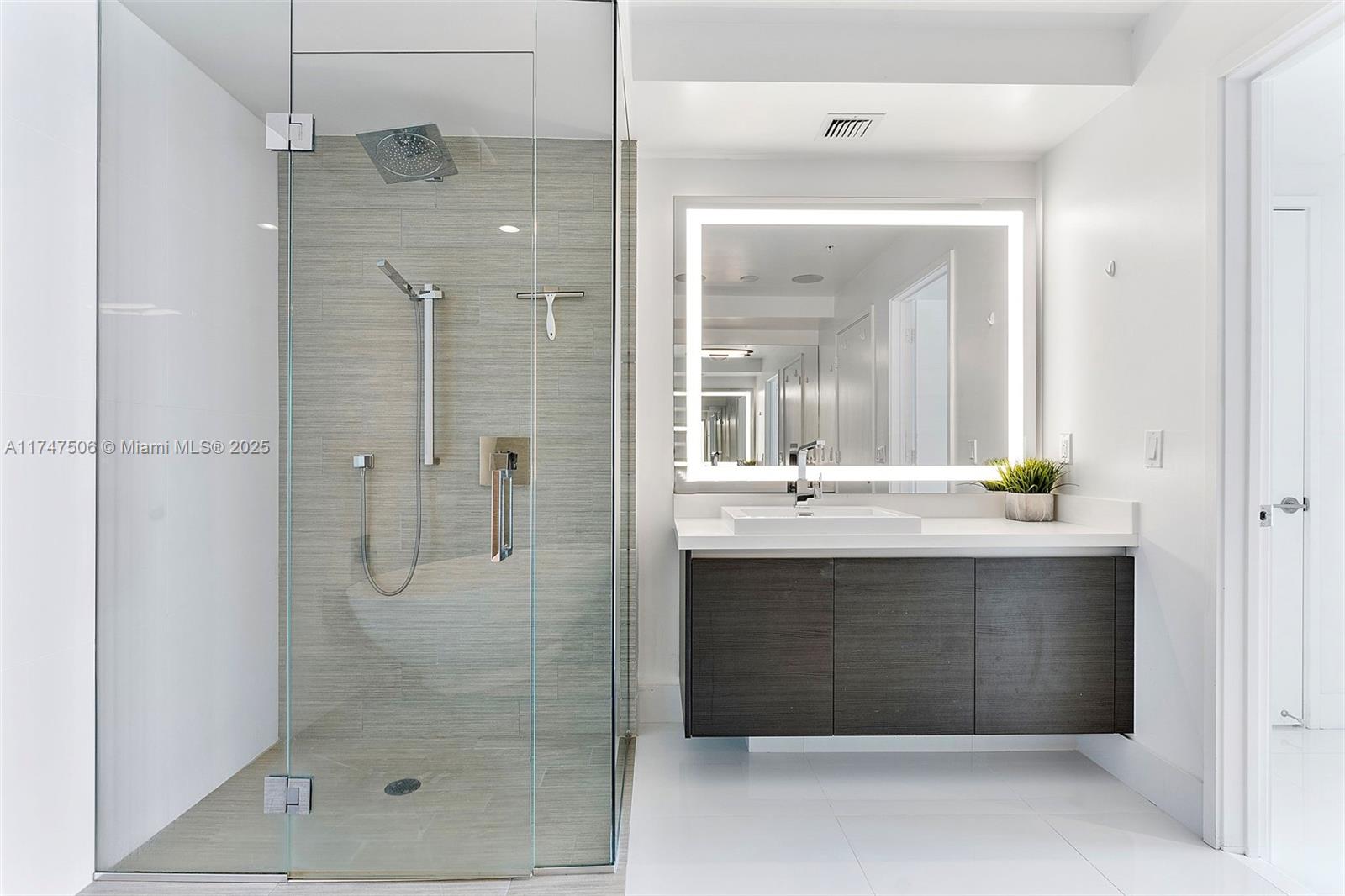 330 Sunny Isles Blvd # 1408 Unit: 5-1408