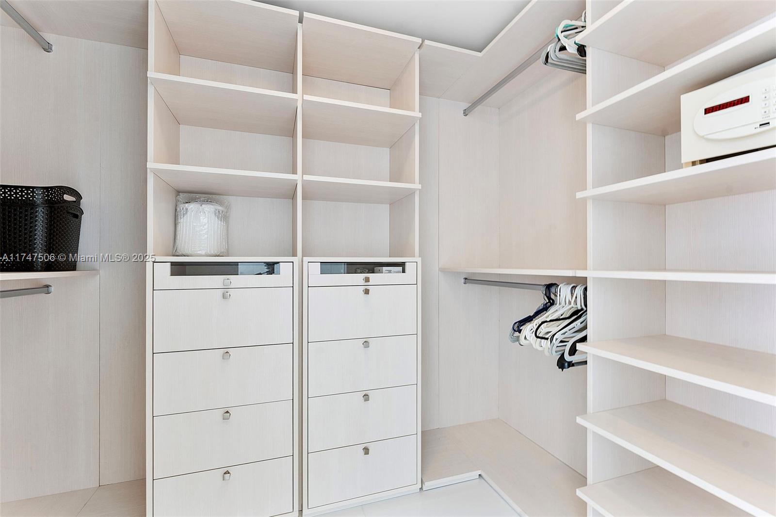 330 Sunny Isles Blvd # 1408 Unit: 5-1408